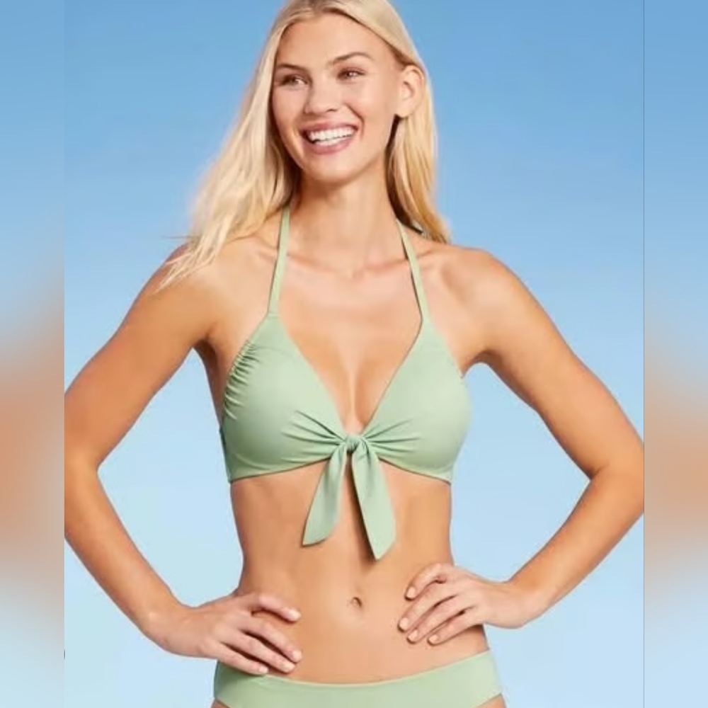 (354) NWT SHADE & SHORE Halter Bikini Top, Size 34B